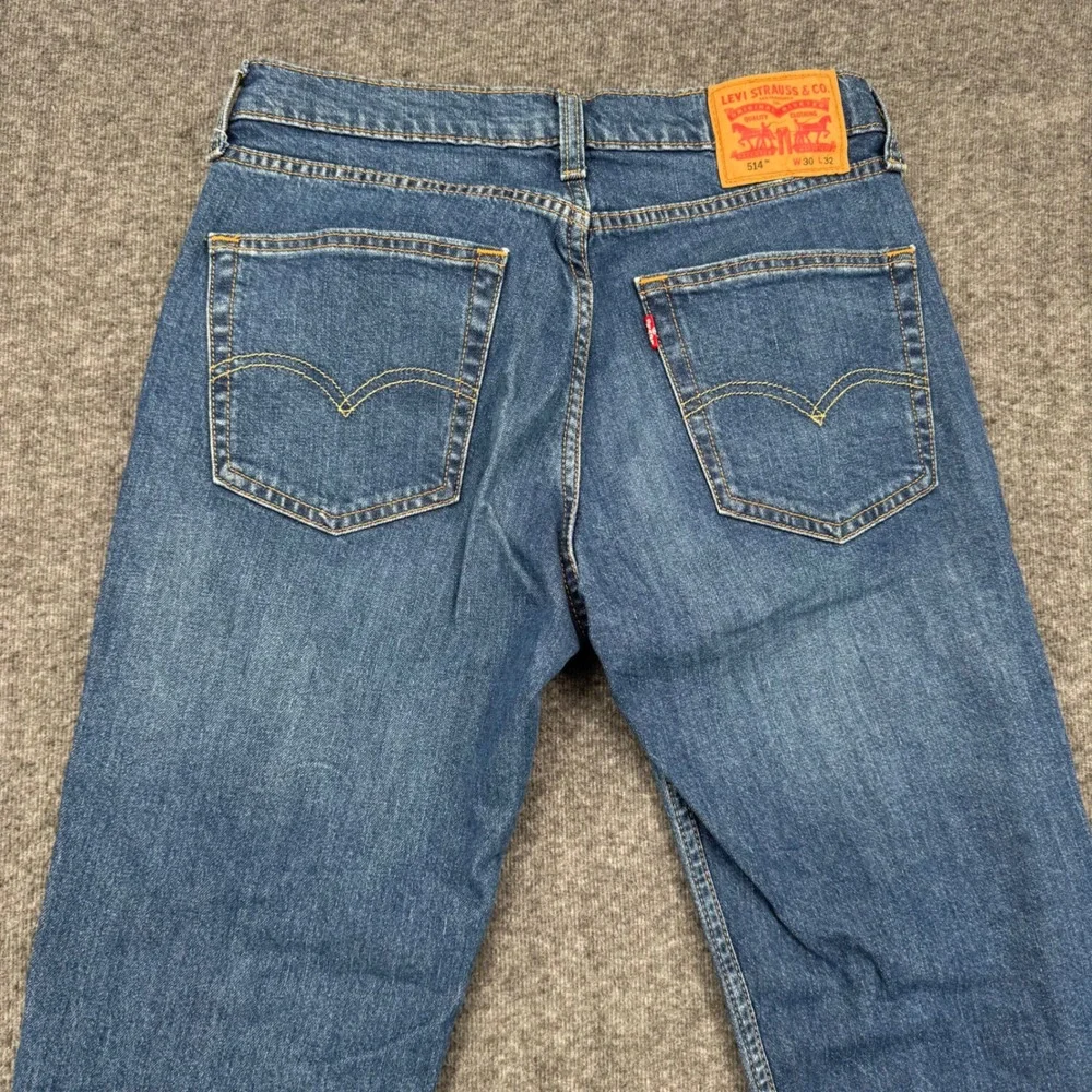 Levis 514 Straight Fit Mens Jeans Size 30 Medium Wash Blue Casual Denim workwear